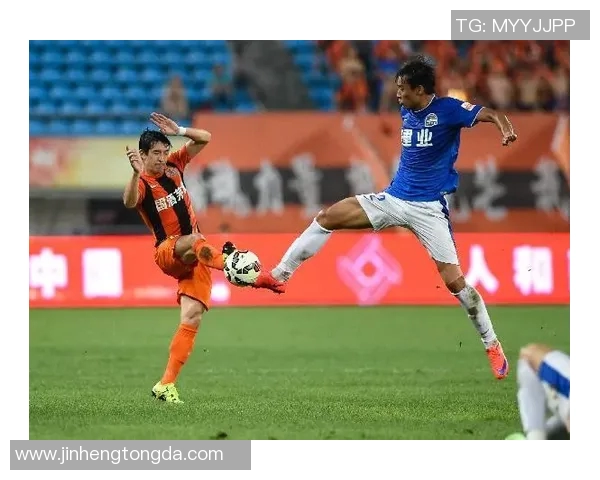 法国足球新星崭露头角 成为历史上最年轻国脚的荣耀时刻